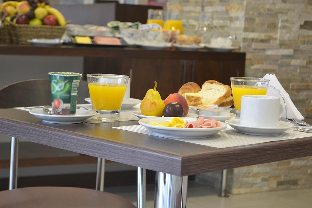 Almunecar Hotel Tartagal Luaran gambar